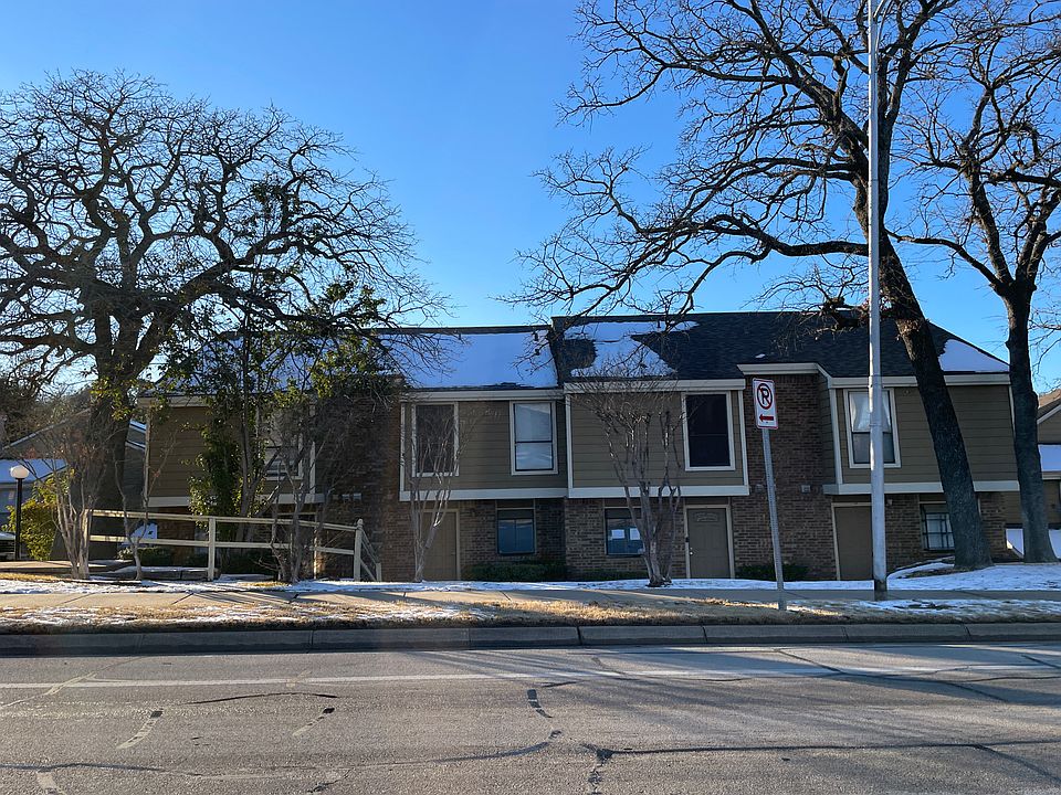 1st image of 2115 Park Willow Ln APT C