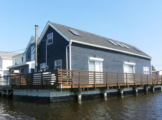 20 W 5th Rd, Broad Channel, NY 11693