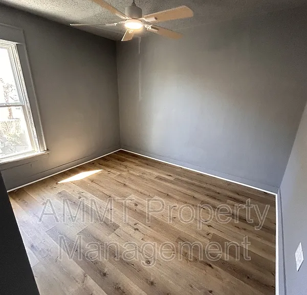 1534 3rd Ave SE #4 — Photo 5