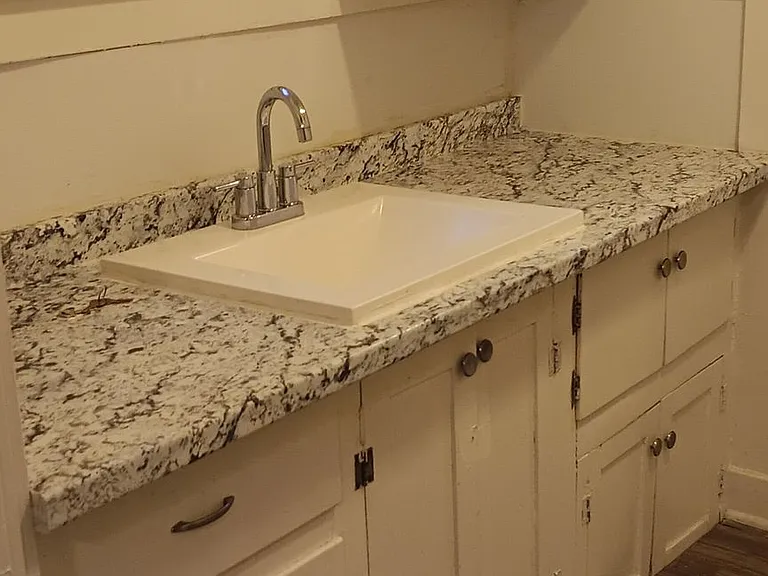 723 W Lewis St — Photo 19
