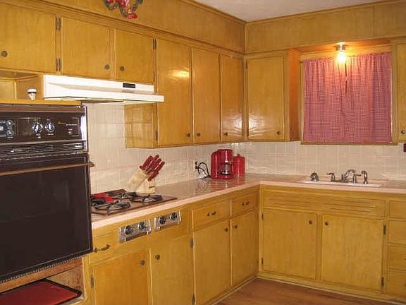 3rd image of 2315 Fowler Dr
