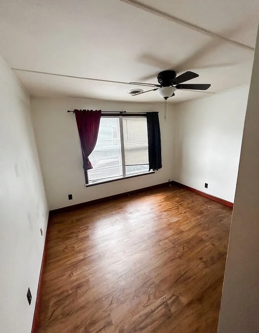 1112 N Joliet St — Photo 2