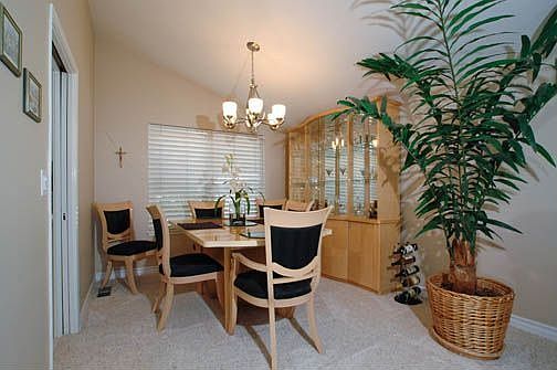 Entertainers' delight. Large dining room.