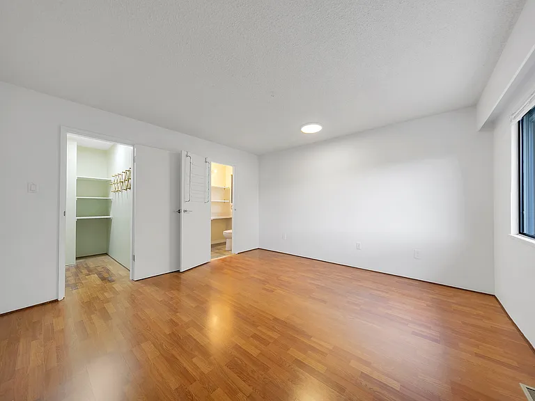 1420 Crestlawn Dr #D142 — Photo 14
