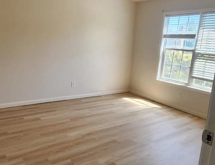 3024 Lexington Ave — Photo 10