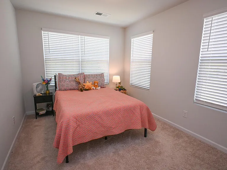 552 Kingfisher Ct — Photo 18