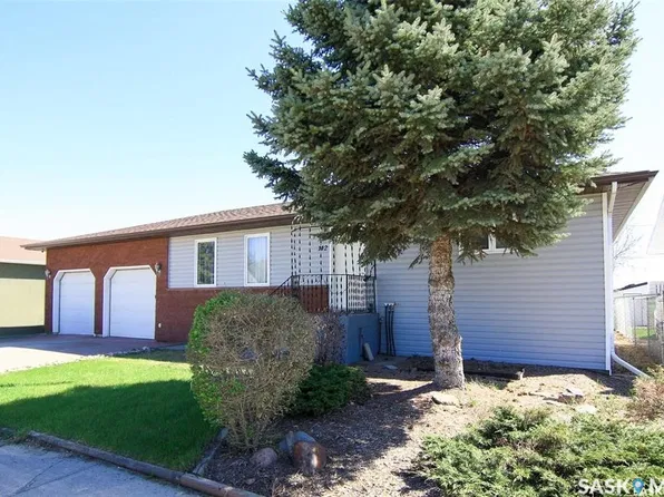 142 Darlington Street E, Yorkton, SK S3N 0C9