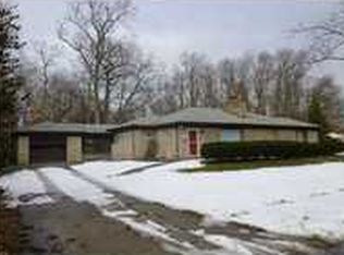 1721 Scottswood Dr, South Bend, IN 46617