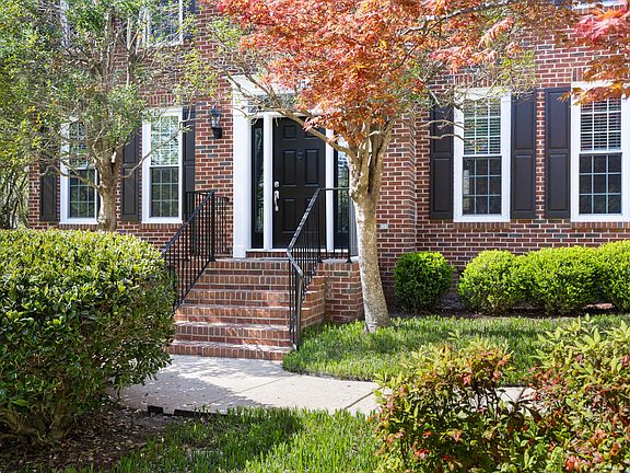3rd image of 1803 Castalia Dr