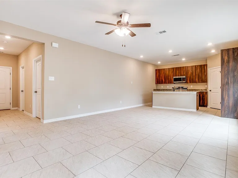134 Canales Cir — Photo 8