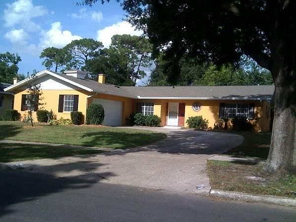 1st image of 410 Saint Dunstan Way