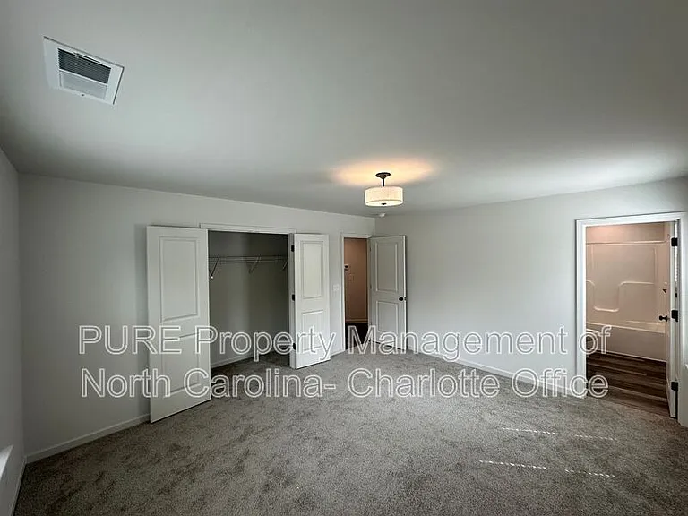 2649 Hemphill St — Photo 25