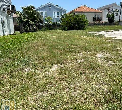 4th image of 116 E Acapulco St