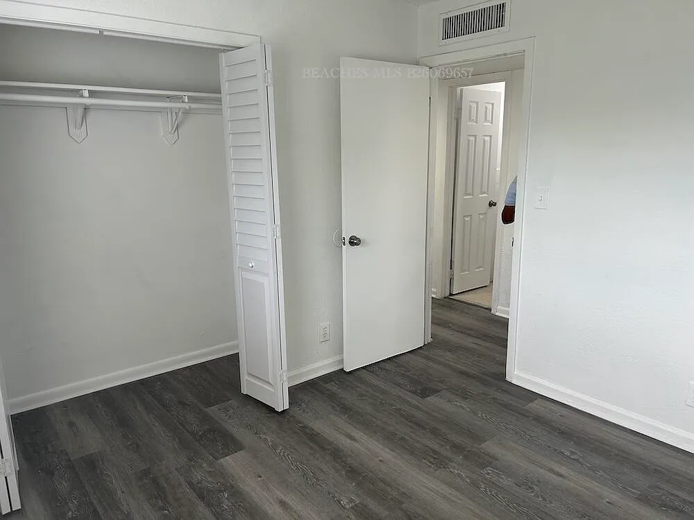 3 bed, 1.5 bath, 892 sqft, $1,850 — Photo 3