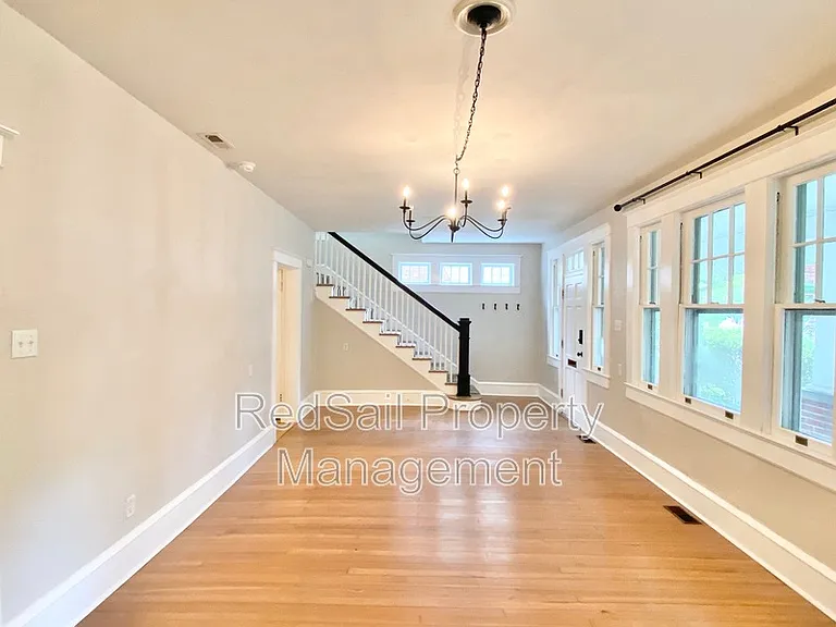 53 Shenandoah Rd — Photo 5