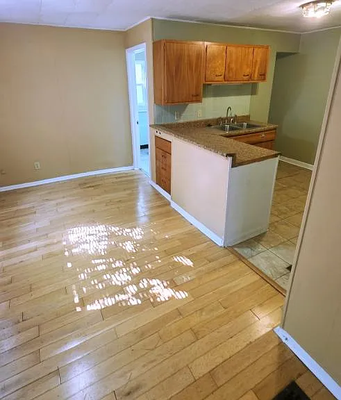 145 E Duncan St — Photo 6