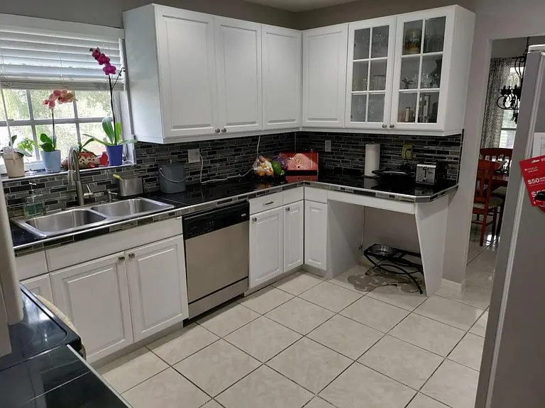 7945 SW 199th Ter — Photo 4