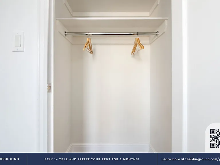 210 W 70th St #1502 — Photo 12