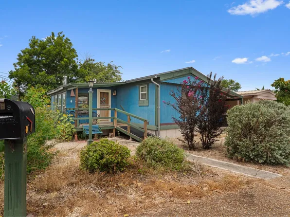 34 Yucca Dr, Kerrville, TX 78028