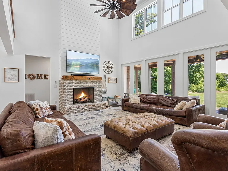 6450 Stewart Rd — Photo 23