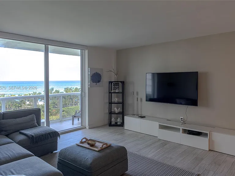 10275 Collins Ave #634 — Photo 5