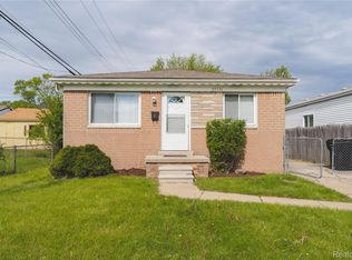 27731 Bohnhoff St, Roseville, MI 48066