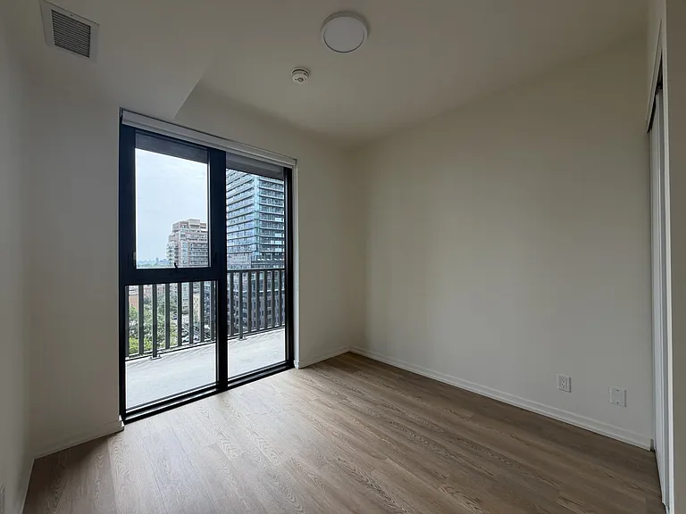 109 Erskine Ave #1006 — Photo 4