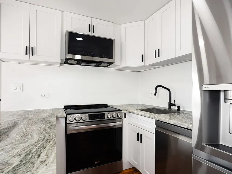 411 Hobron Ln #806 — Photo 9