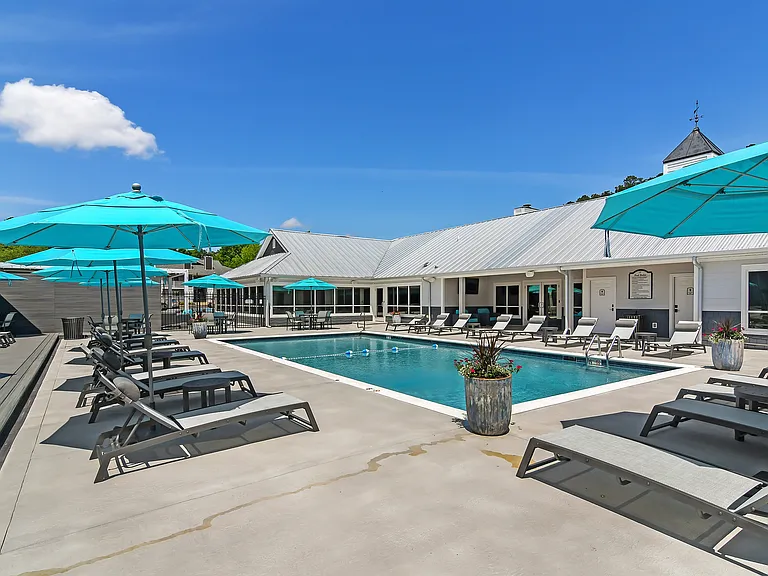 The Woodlands Apartment Homes — Photo 11