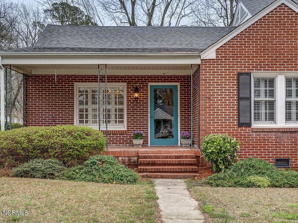 105 School Street, NC 27864 Zillow