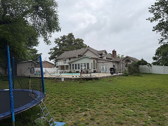 3rd image of 447 Ingram Rd