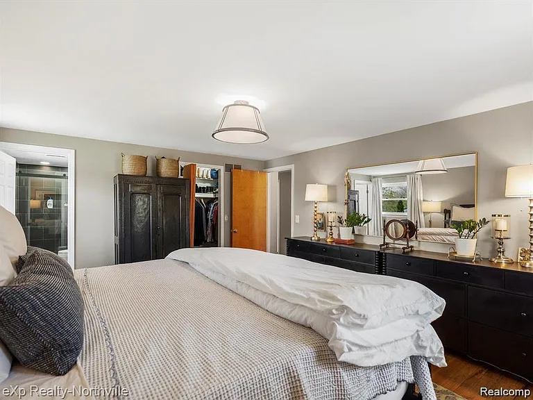38205 Connaught Dr — Photo 37