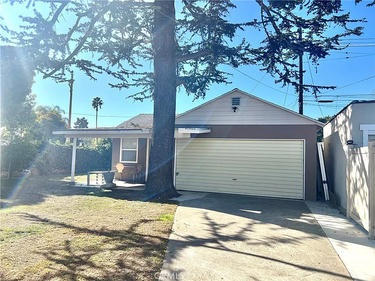 2149 Greenfield Ave — Photo 5
