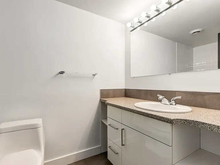 604 14th Ave SW — Photo 30