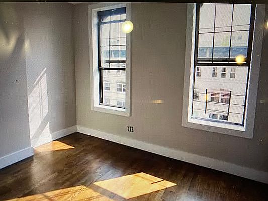 3rd image of 317 Knickerbocker Ave #4H