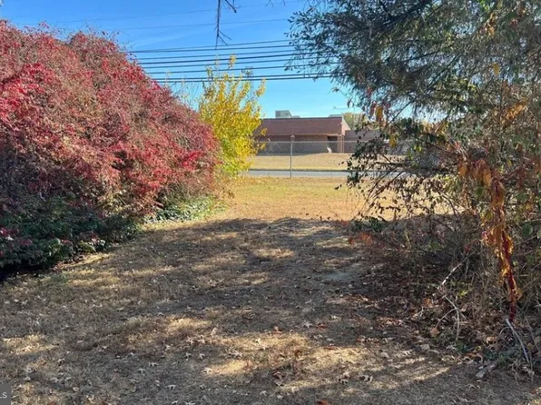 249 Chestnut St, Salem, NJ 08079