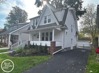 1765 Brys Dr, Grosse Pointe Woods, MI 48236