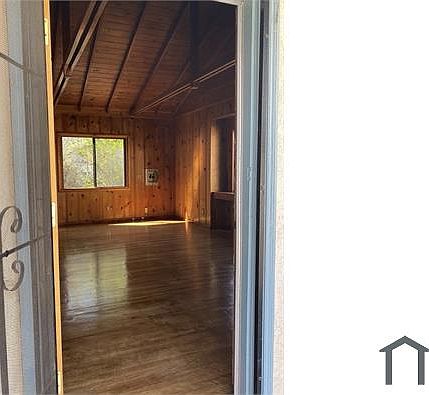 4th image of 8025 Ney Ave