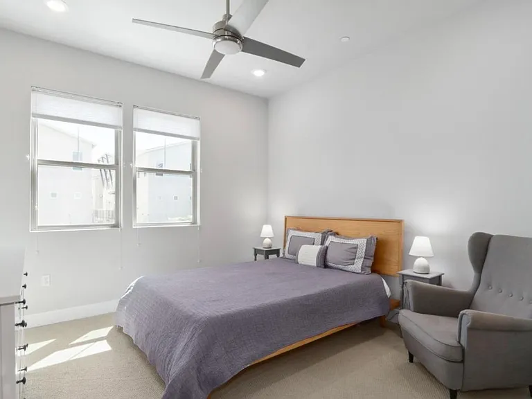 1661 Spring St #412 — Photo 8