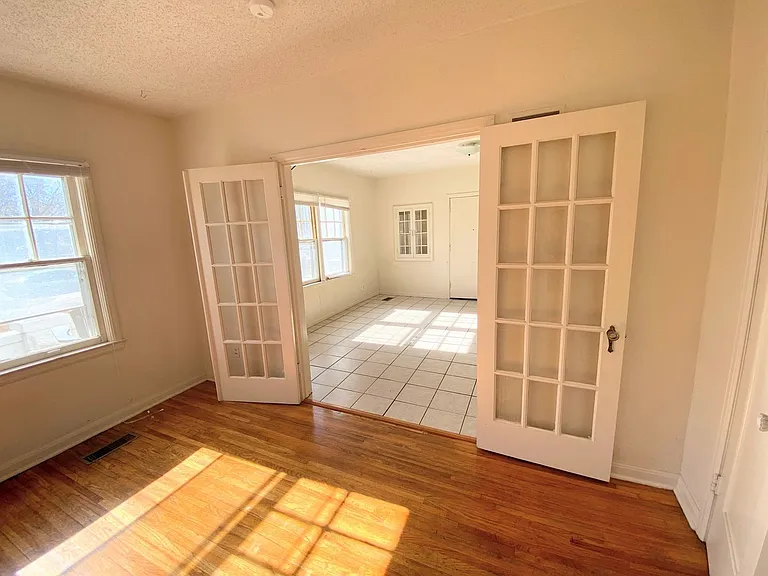 510 East 1st Avenue — Photo 8