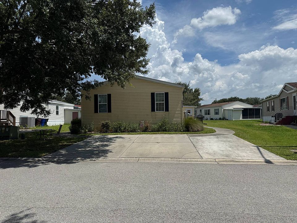 1st image of 3918 Woodbine Dr