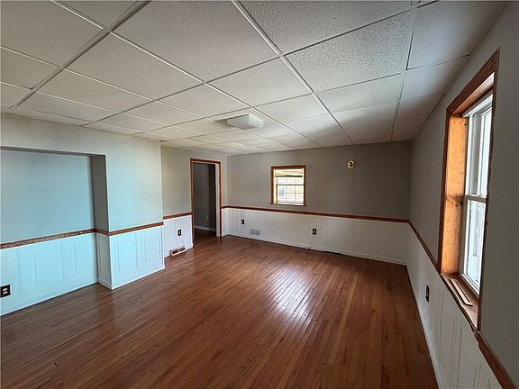 4th image of 613 1st St