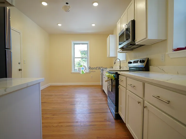 10 Beals St #3 — Photo 5