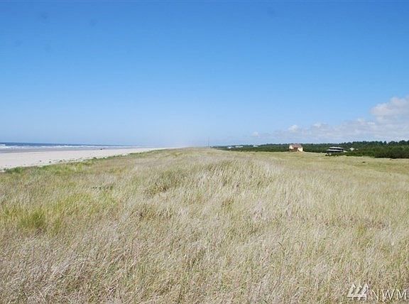3rd image of 1300 212th Ln