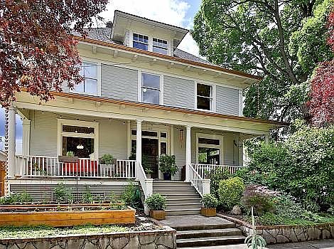 1st image of 2023 NE 8th Ave