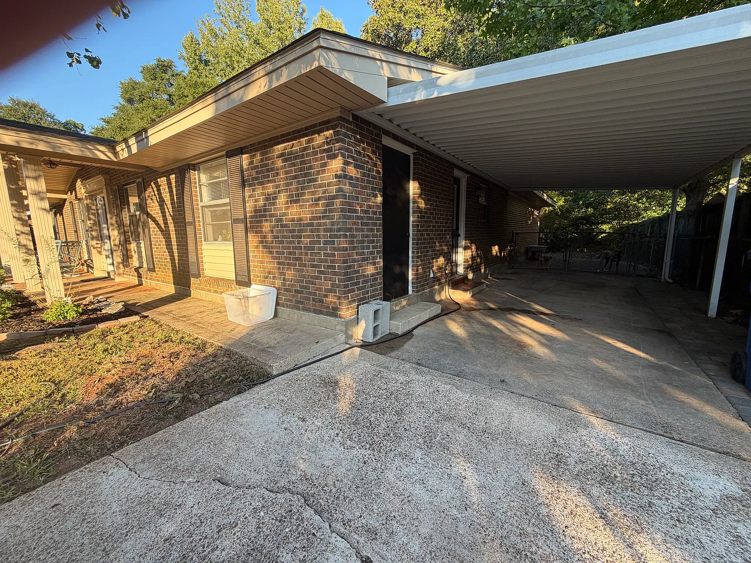 3 bed, 2088 sqft, $1,800 — Photo 2