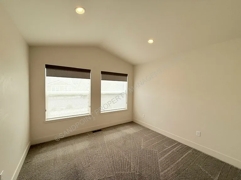 1616 Mosshart St — Photo 33
