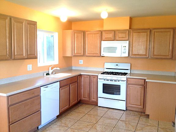 4th image of 34079 Mariposa St