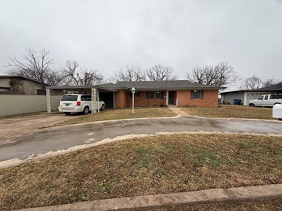 3rd image of 608 McCarver Dr