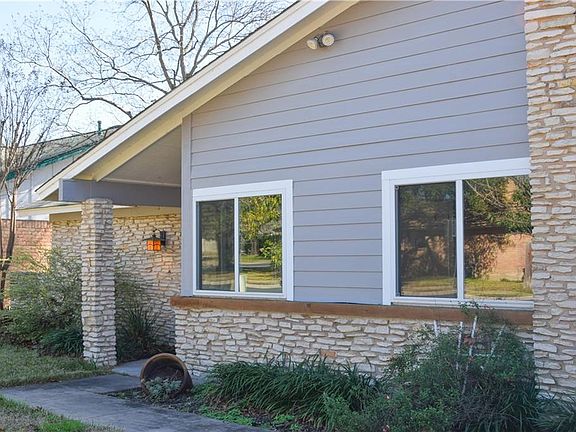 2nd image of 1315 Meadgreen Cir